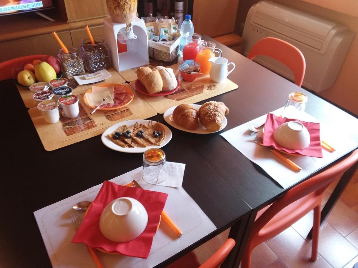 Orange House Bed & Breakfast Varenna Eksteriør bilde